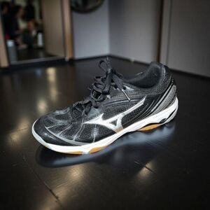 Mizuno Women's Wave Hurricane WOMS WH-BK Volleyball Shoe Size